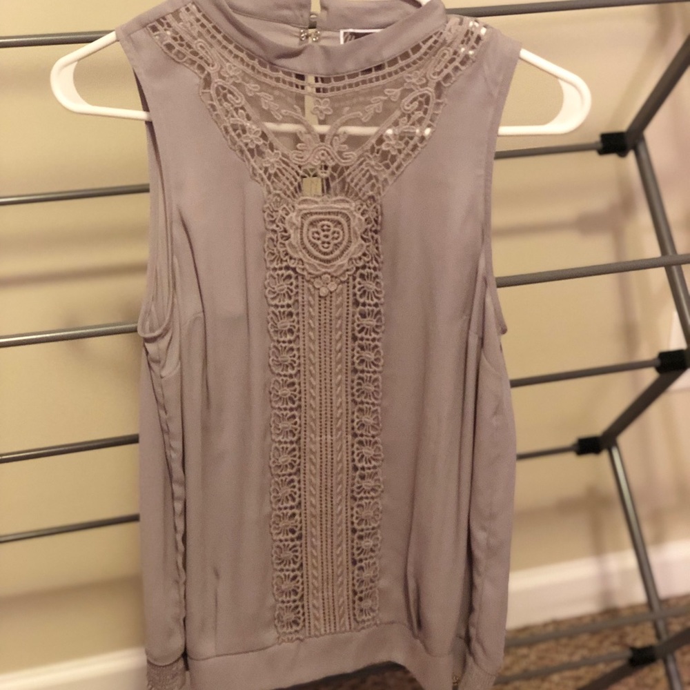 Sleeveless blouse